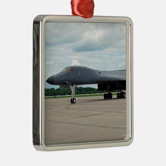 B-1B Lancer Bomber op aarde Metalen Ornament (Rechts)