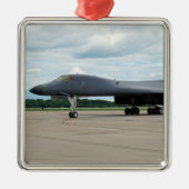 B-1B Lancer Bomber op aarde Metalen Ornament (Voorkant)