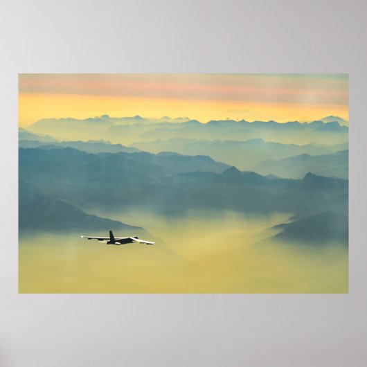 B-52 Stratofortress in de mist Poster (Voorkant)