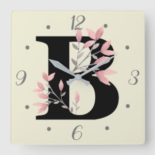 B Monogram met roze bloemensprays Vierkante Klok
