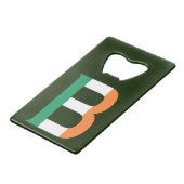 B Monogram overlay op Ierse vlag bocnt Creditkaart Flessenopener (Achterkant Gekanteld)