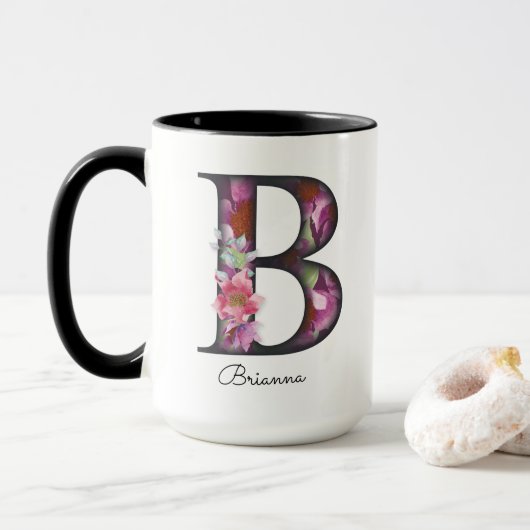 B Monogram Paarse Bloemen Gepersonaliseerde Naam M Mok (Met donut)