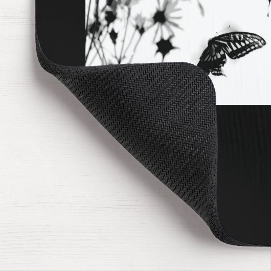 B / W Butterfly op een bloem Muismat (Hoek)
