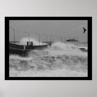 B&W Crash of a felle storm oceanische golf Poster