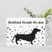 B&W Grappig | Dachshund door de sneeuw | Feestdagenkaart (Staand voorkant)