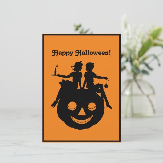 B/W Halloween Silhouette Boy Girl Sitting Invite Feestdagenkaart (Staand voorkant)