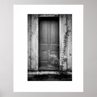 B&W Landelijke Verlaten Gebouwdeur Posterprint Poster