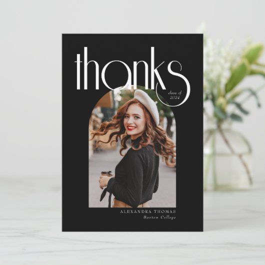 B & W Minimalistisch & Modern Arch Photo Afstudere Bedankkaart (Staand voorkant)