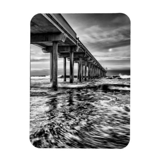 B&W pier bij zonsopgang, Californië Magneet (Verticaal)