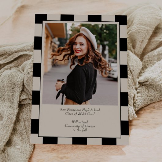 B&W Retro Checkered Arch Graduation Party Kaart