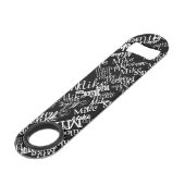 B&W typografie gepersonaliseerd met naam Speed Flessenopener (Voorkant Gekanteld)