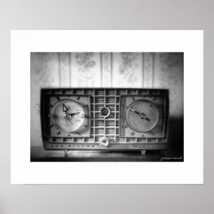 B&W Vintage Klokradio Poster Print