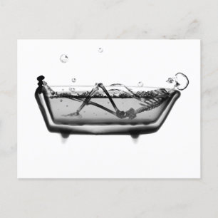 B&W X-Ray Skeleton in Bath Tub Briefkaart