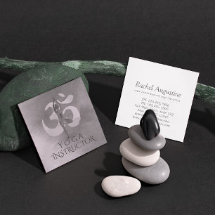 B&W Yoga Instructor Meditation Tree Pose om Symboo Vierkante Visitekaartje