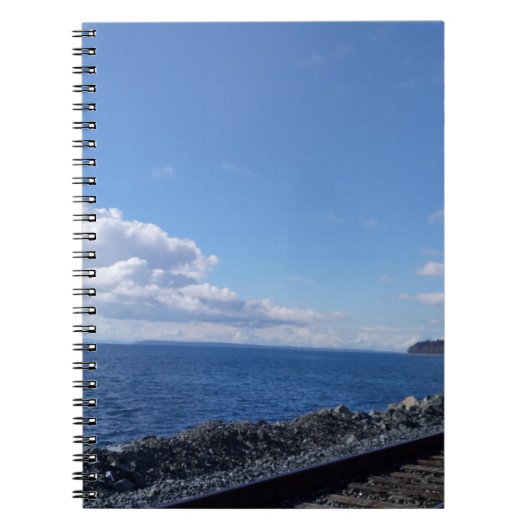 baan langs de kusten onder de blauwe lucht notitieboek (Voorkant)