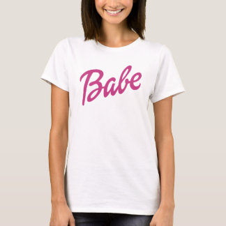 Babe in roze t-shirt