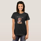 Babushka Kat Making Pierogi T-shirt (Voorkant volledig)