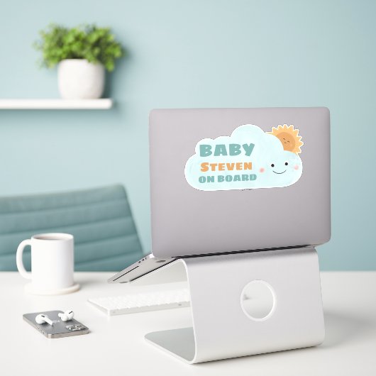 Baby aan boord - Cloud en Sun Sticker (Laptop op bureau)