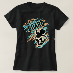 Baby aan boord van het skateboard t-shirt