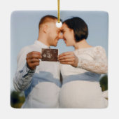 Baby Aankondiging, 2 foto Zwangerschap, in verwach Keramisch Ornament (Achterkant)