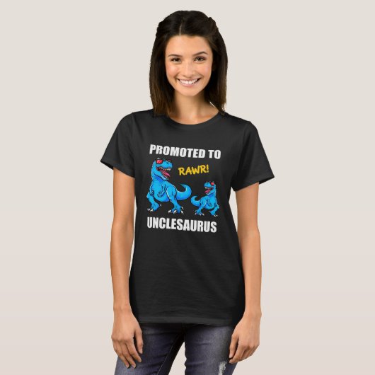 Baby Aankondiging gepromoveerd tot Unclesaurus New T-shirt (Voorkant volledig)