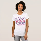 Baby Aankondiging van zwangerschap aan boord T-shirt (Voorkant volledig)