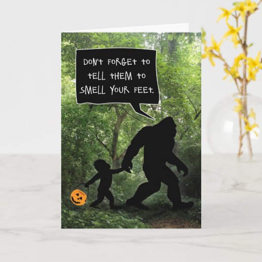 Baby Bigfoot, ruik mijn voeten Halloween Kaart (Gele Bloem)