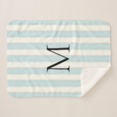Baby Blauw & Antiek Witte Strepen Monogrammed Sherpa Deken (Voorkant (horizontaal))