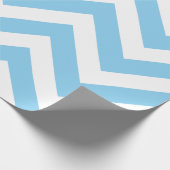 Baby Blauw en Wit Grote Grootte Chevron Strepen Cadeaupapier (Hoek)