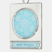 Baby blauw en wit Kerstmis Sneeuwvlokken patroon Verzilverd Banner Ornament (Links)