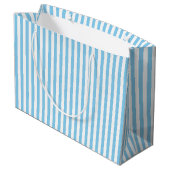 Baby Blauw en Wit Medium Size Verticale Stripes Groot Cadeauzakje (Achterkant Gekanteld)