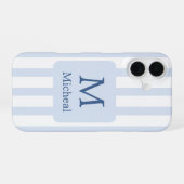 Baby Blue Boy Strepen Monogram Classic iPhone 16 Hoesje (Achterkant horizontaal)