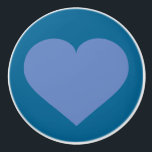 Baby Blue Heart Keramische Knop<br><div class="desc">Deze lade trekt een vormig babyblauw hart aan op een donkerblauwe achtergrond. Geweldig voor een babyjongetje.</div>