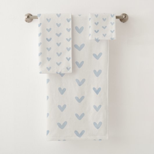 Baby Blue Love Hearts Patroon op Offwhite Bad Handdoek (Insitu)