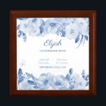 Baby Boy Birth Stats Blue Floral Keepomwille Cadeaudoosje<br><div class="desc">Een mooie kleine hoepjesdoos voor de kinderkamer van een baby. Het bloemontwerp heeft waterverf bloemen in tinten blauw. De sjabloon is ingesteld om de naam van de baby en de geboortestaat toe te voegen, inclusief geboortedatum, geboortedatum, -gewicht en -lengte. U kunt uw eigen douanetekst (zoals geliefd voorbij woorden) ook toevoegen....</div>
