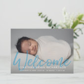 Baby Boy Blue One Foto Welkom geboorteaankondiging Kaart (Staand voorkant)