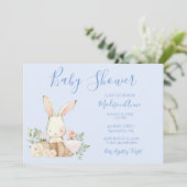Baby Boy Blue Script Cute Bunny Baby Invitation Kaart (Staand voorkant)