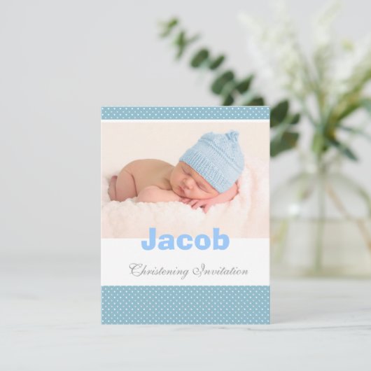 Baby boy christenen uitnodiging, blauw, witte polk kaart (Staand voorkant)