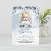 Baby boy engel en stoffige blauwe bloemenkrans kaart (Staand voorkant)