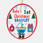 Baby Boy First Christmas Blue Hat NAME Keramisch Ornament (Links)