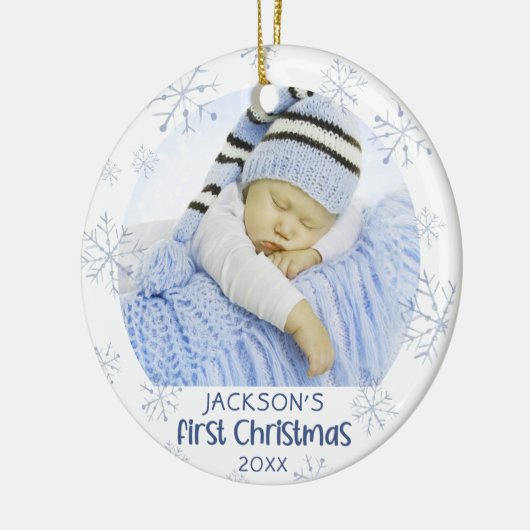 Baby Boy First Kerstfoto Blue Snowflake Name Keramisch Ornament (Links)