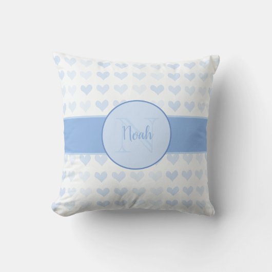 Baby Boy First Name Blue Monogram Heart Patroon Kussen (Voorkant)