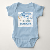 Baby Boy Gift! Verwelkom hem hiermee Romper (Voorkant)