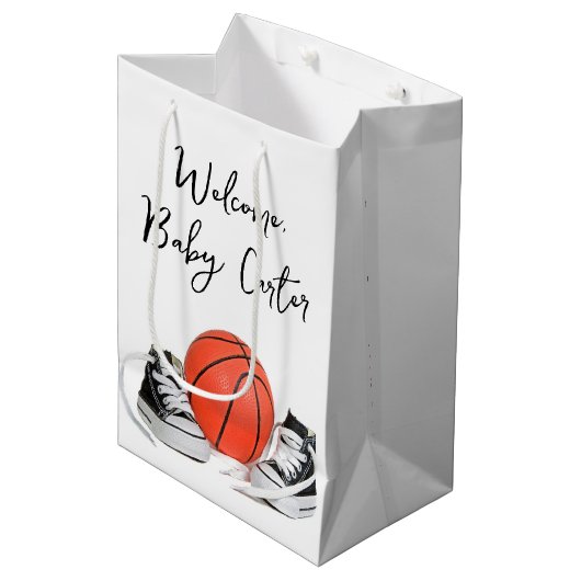 Baby Boy Sneakers met basketbal Medium Cadeauzakje (Voorkant Gekanteld)