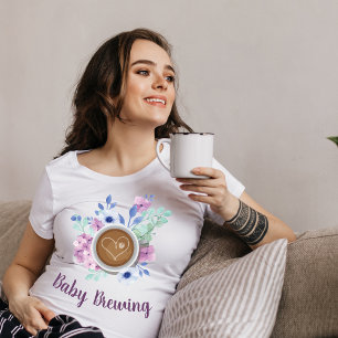 Baby brouwt Baby shower om te zijn T-shirt