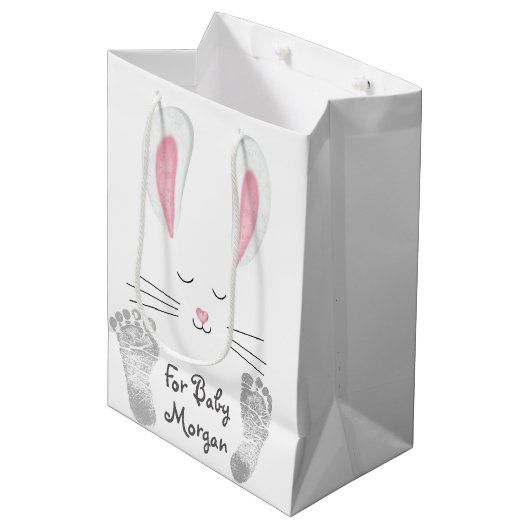 Baby Bunny met voetafdrukken Medium Cadeauzakje (Voorkant Gekanteld)