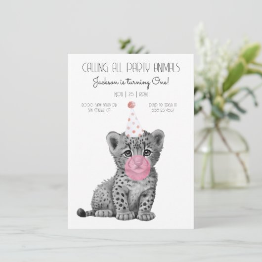 Baby cheetah black and white Birthday Invitation Kaart (Staand voorkant)