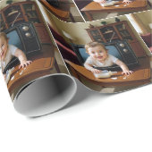 Baby Crawling Out of a Retro Television Cadeaupapier (Rol Hoek)