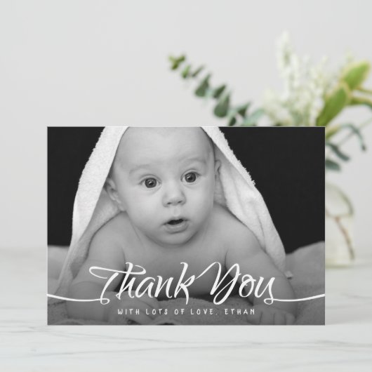 Baby dank u aangepaste foto chique hand script bedankkaart (Staand voorkant)