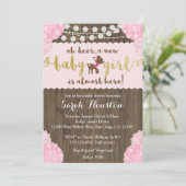 Baby Deer Doe Rustic Girl Shower Uitnodiging (Staand voorkant)